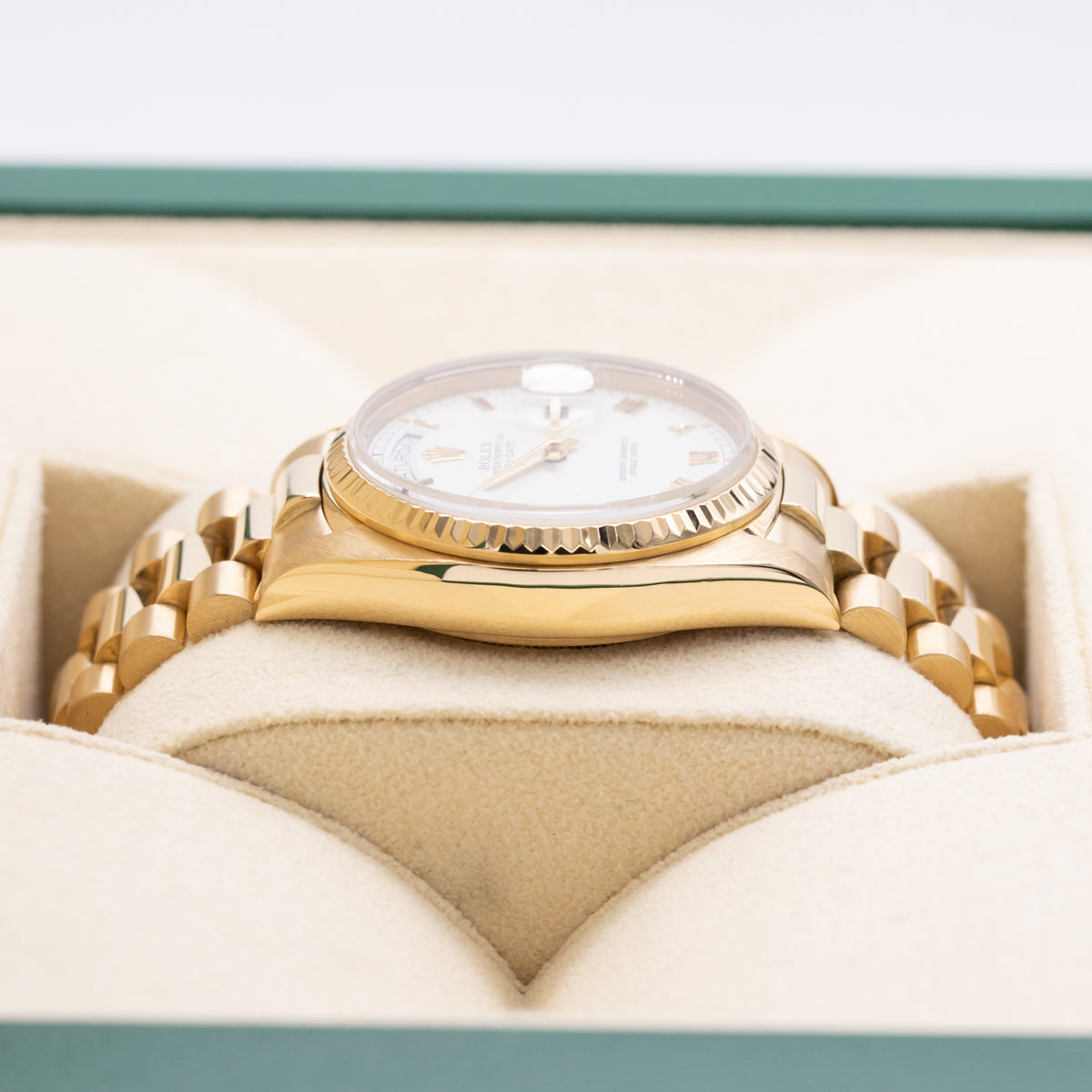 Rolex Day-Date 36 esfera romana blanca | Oro amarillo de 18 quilates | 18038