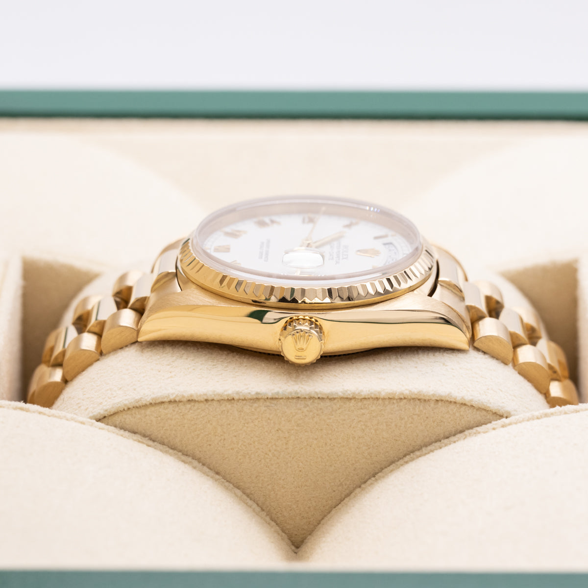 Rolex Day-Date 36 White Roman Dial | 18Karat Yellowgold | 18038