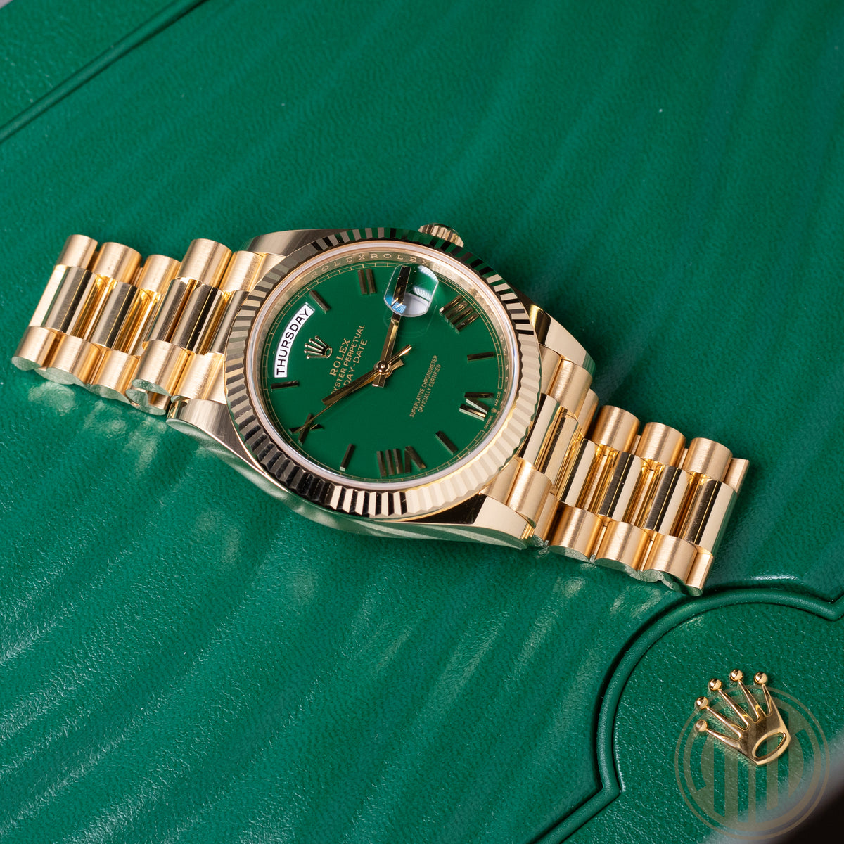 Rolex Day-Date 40 Green Dial | Orig.Invoice | 18ct Yellow-Gold | Box and Papers | 2024