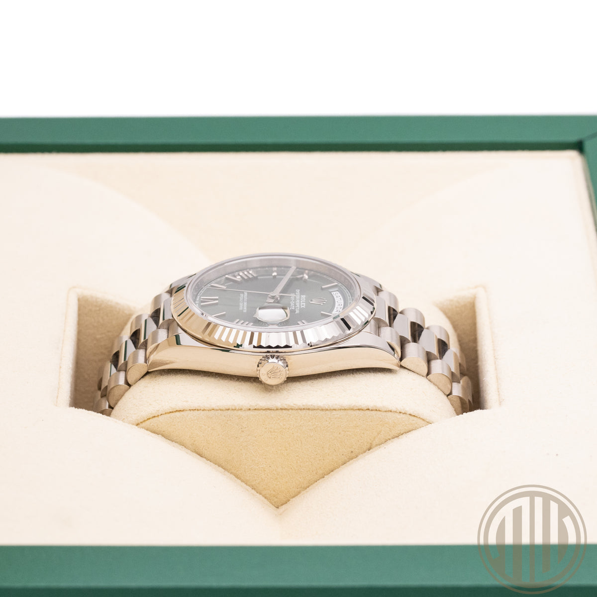 Rolex Day-Date 40 Olive Dial | 18kt Whitegold | Box and Papers | 2021 | 228239