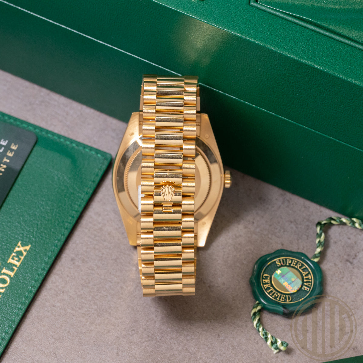 Rolex Day-Date 40 | Silver Romand Dial | Yellowgold | Box and Papers | 2021 | 228238
