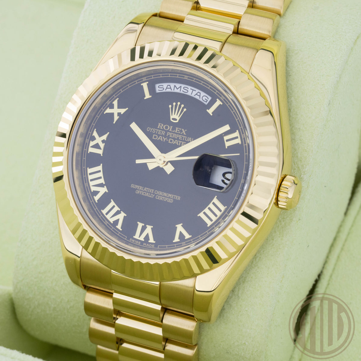 Rolex Day-Date II Black Dial | 18kt Yellowgold | Lc100 | Box and Papers | 2011