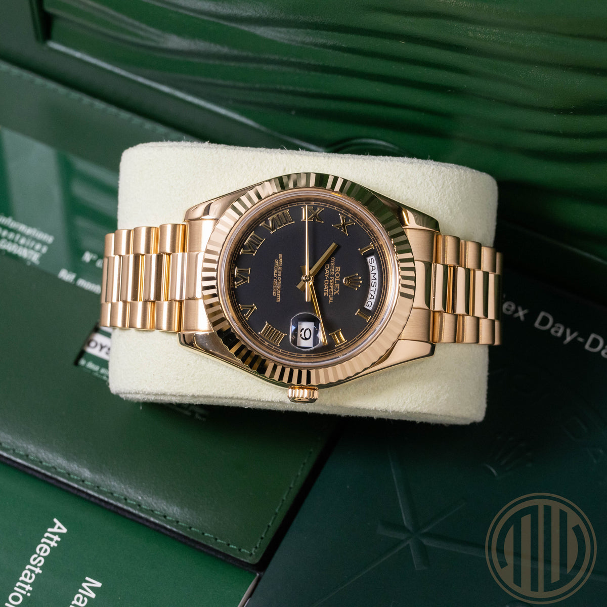 Rolex Day-Date II Black Dial | 18kt Yellowgold | Lc100 | Box and Papers | 2011