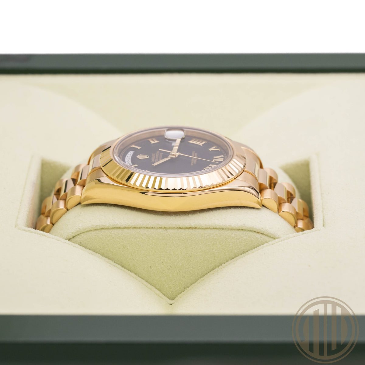 Rolex Day-Date II Black Dial | 18kt Yellowgold | Lc100 | Box and Papers | 2011