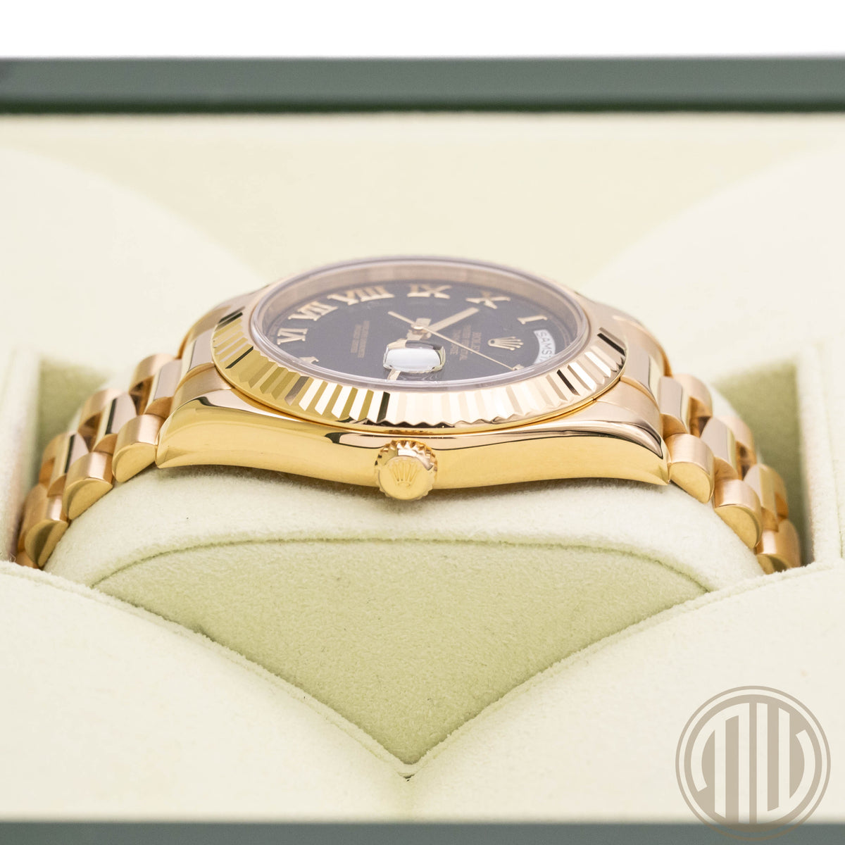 Rolex Day-Date II Black Dial | 18kt Yellowgold | Lc100 | Box and Papers | 2011
