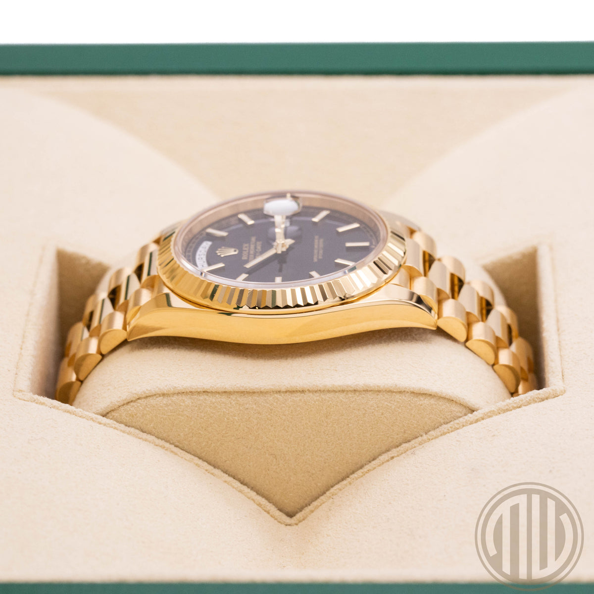 Rolex Day-Date 40 18kt Yellowgold | Black Dial | Box and Papers | 2023