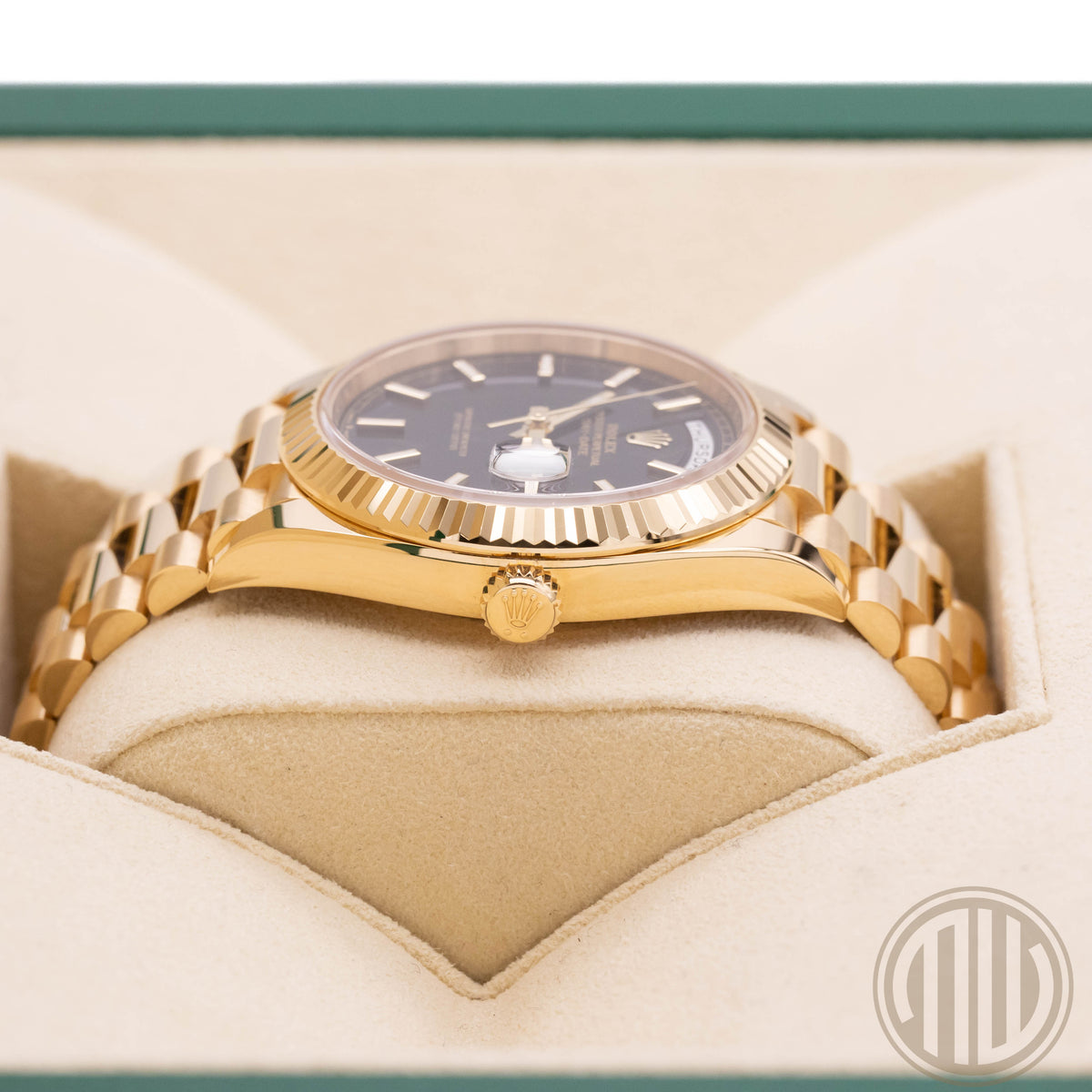 Rolex Day-Date 40 18kt Yellowgold | Black Dial | Box and Papers | 2023