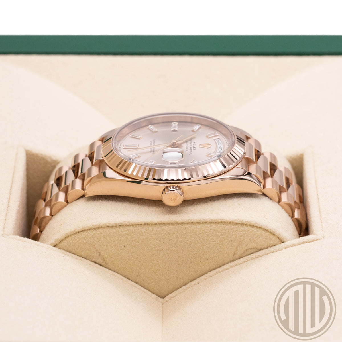 Rolex Day-Date 40 Sundust Baguette Dial | Everose-Gold | Box and Papers | 2020