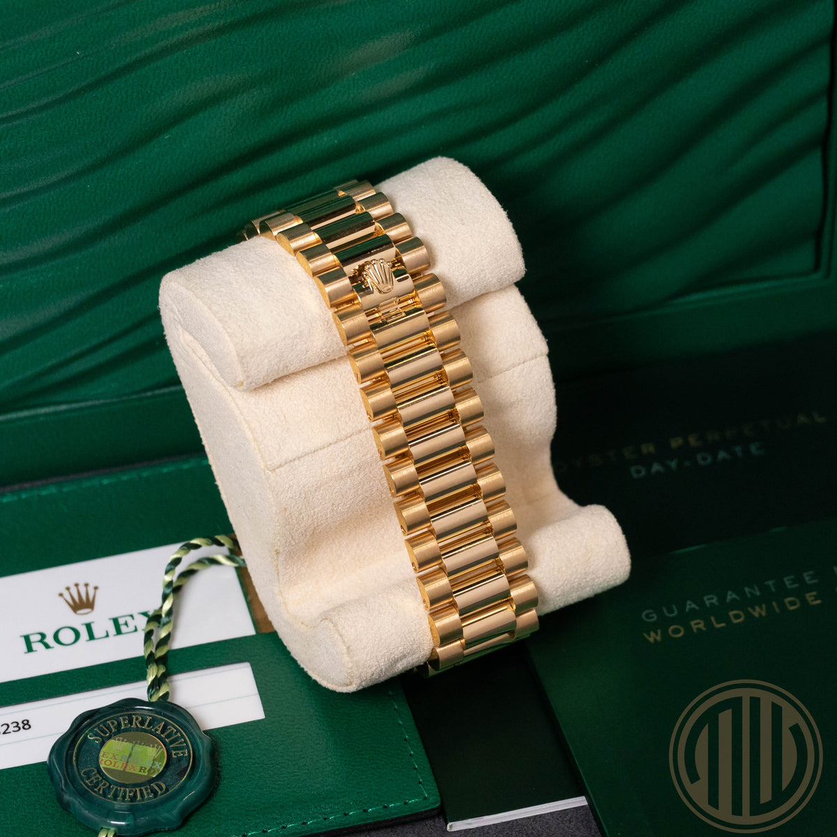 Rolex Day-Date Black Dial | 18kt Yellowgold | Orig.Invoice | Box and Papers