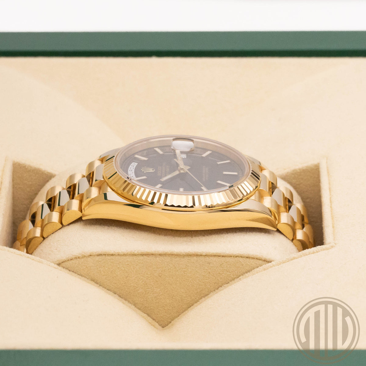 Rolex Day-Date Black Dial | 18kt Yellowgold | Orig.Invoice | Box and Papers