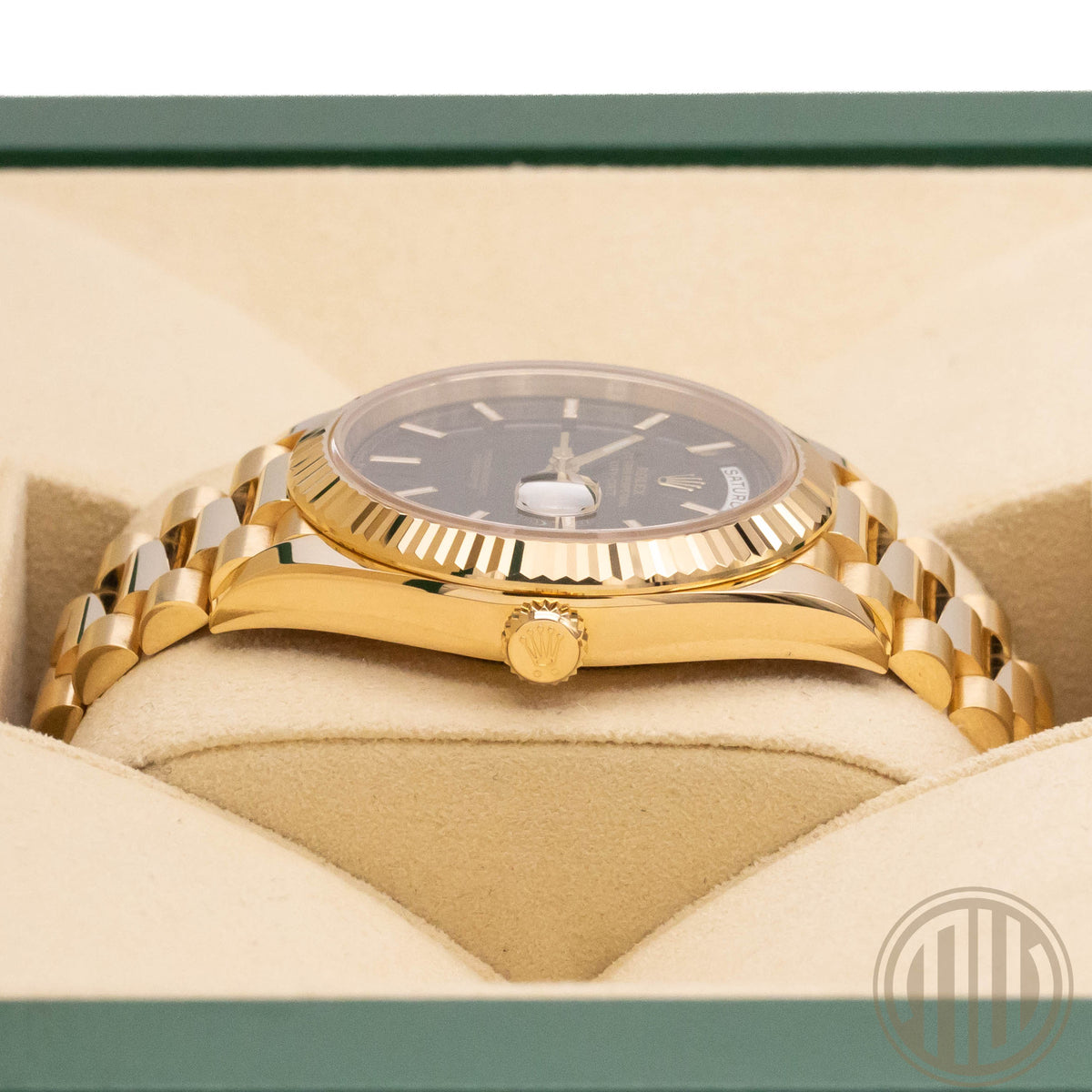 Rolex Day-Date Black Dial | 18kt Yellowgold | Orig.Invoice | Box and Papers