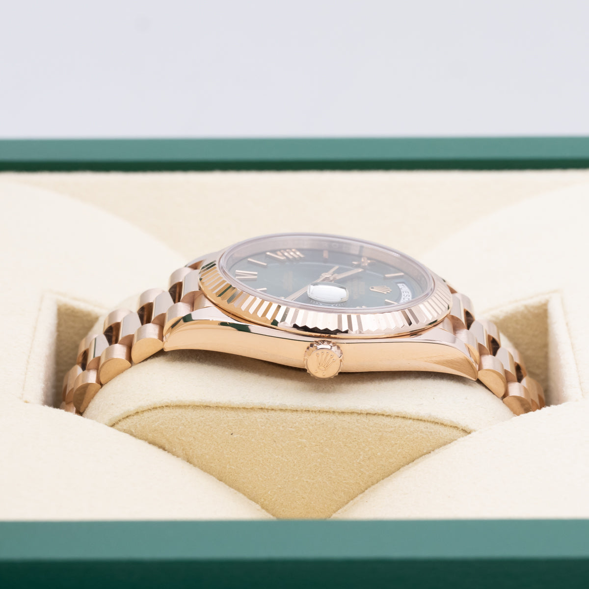 Rolex Day-Date 40 oro rosa | Esfera oliva | Caja y Papeles | 2020 | 228235