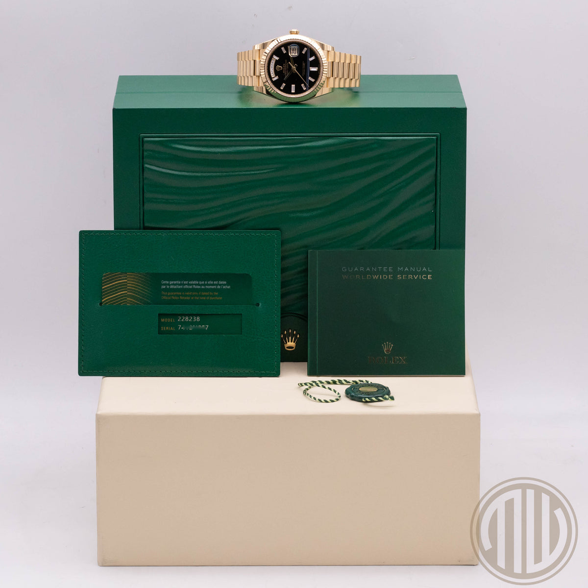 Rolex Day-Date 40 Onyx Baguette Dial | 18kt Yellowgold | Box and Papers | 2023