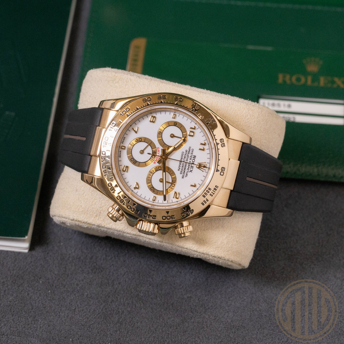 Rolex Daytona White Dial | 18kt Yellowgold | Box and Papers | 2009