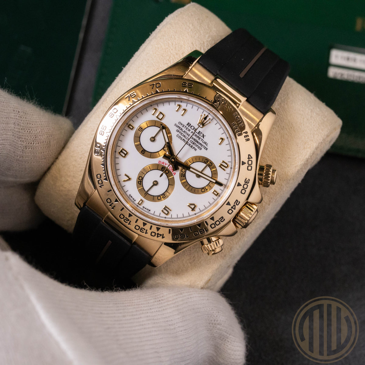 Rolex Daytona White Dial | 18kt Yellowgold | Box and Papers | 2009