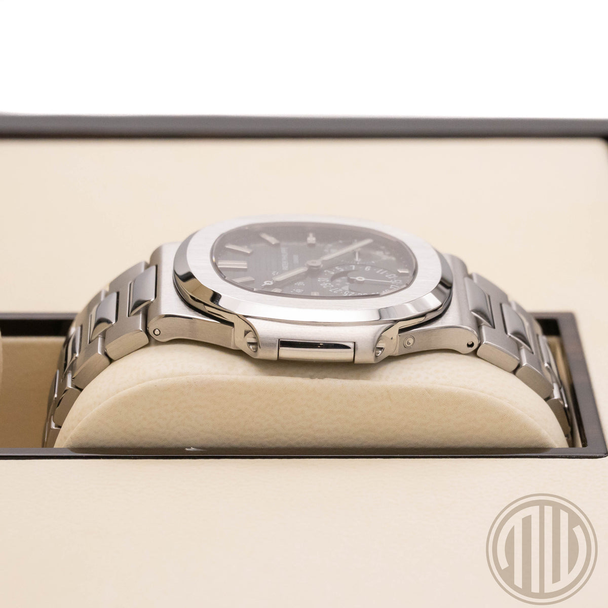 Patek Philippe Nautilus Blue Dial | Stainless-Steel | Box and Papers | 2010