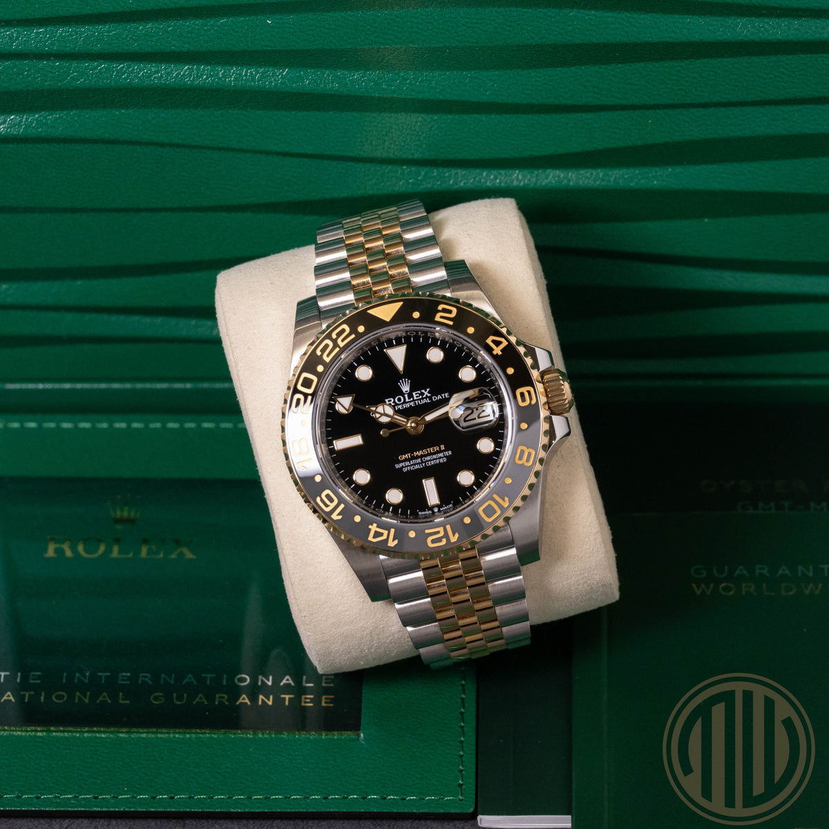 Rolex GMT-Master II Bicolor | Orig.Invoice | Jubilee | Box and Papers | 2025 | 126713GRNR