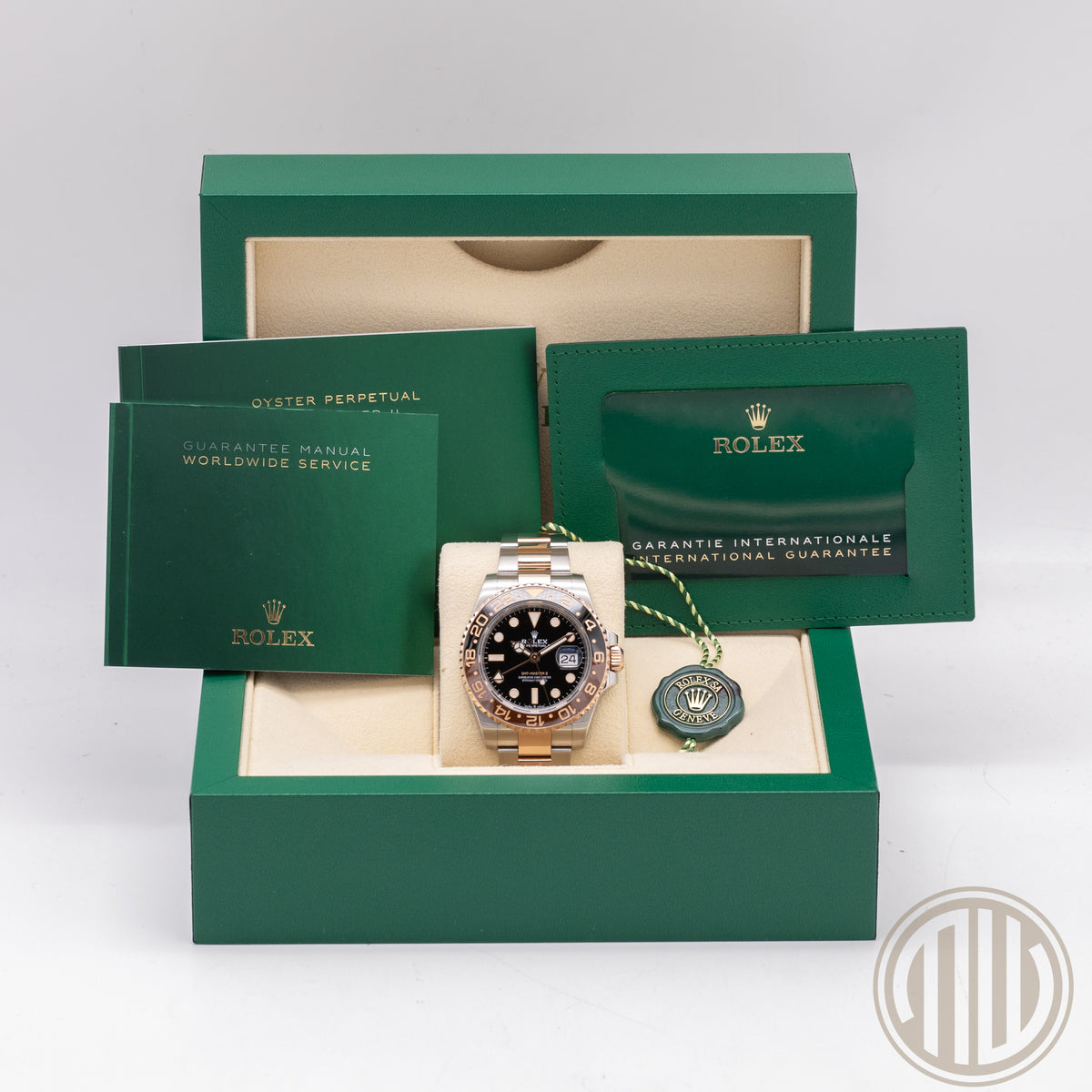 Rolex GMT-Master II | Rootbeer | Bicolor | Box and Papers | 2022 | 126711CHNR