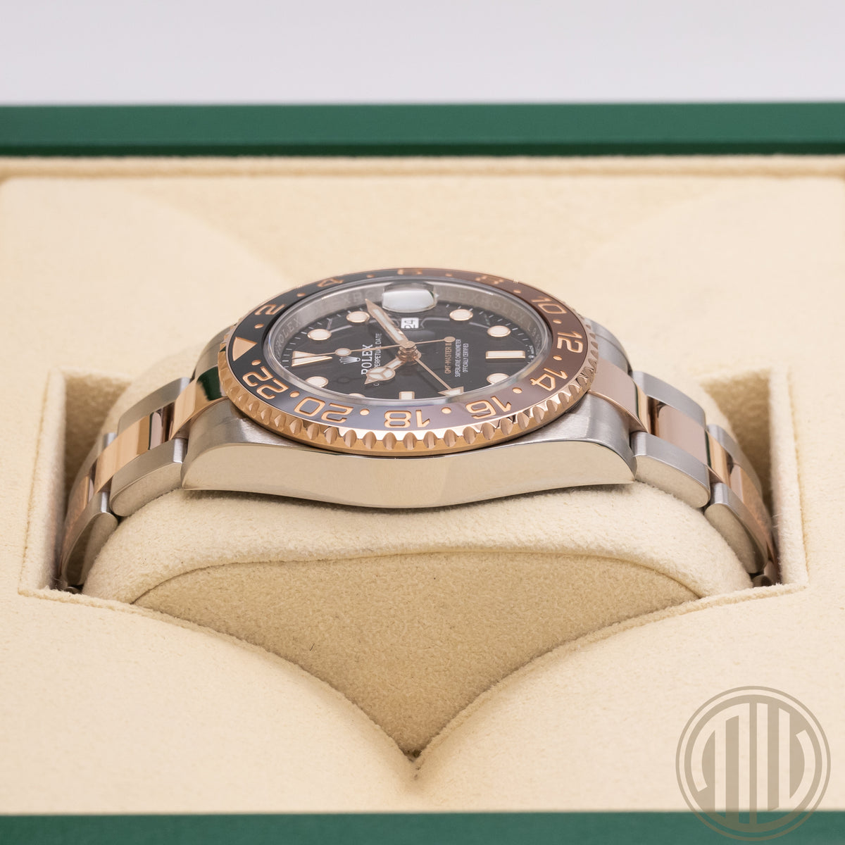 Rolex GMT-Master II | Rootbeer | Bicolor | Box and Papers | 2022 | 126711CHNR