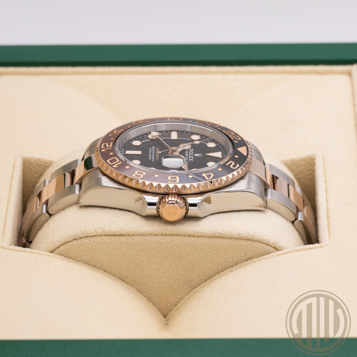 Rolex GMT-Master II | Rootbeer | Bicolor | Box and Papers | 2022 | 126711CHNR