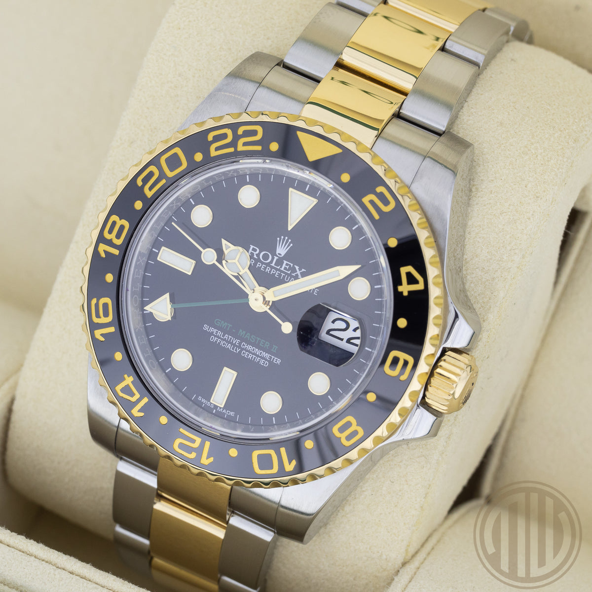 Rolex GMT-Master II Bicolor | Top Condition | Box and Papers | 2014 | 116713LN