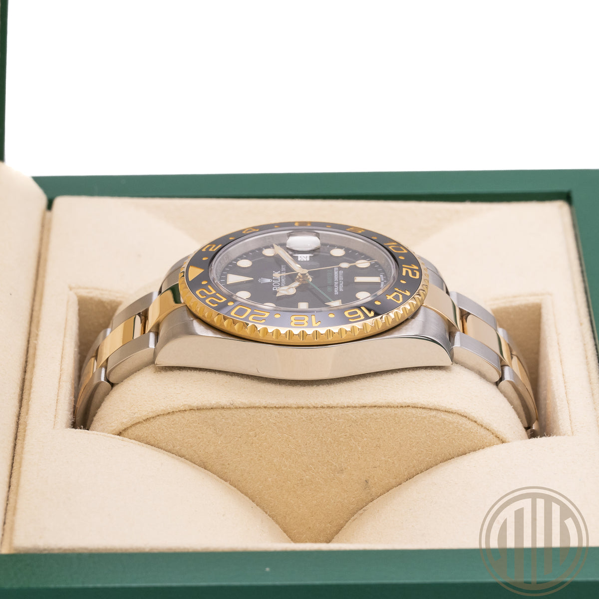 Rolex GMT-Master II Bicolor | Top Condition | Box and Papers | 2014 | 116713LN