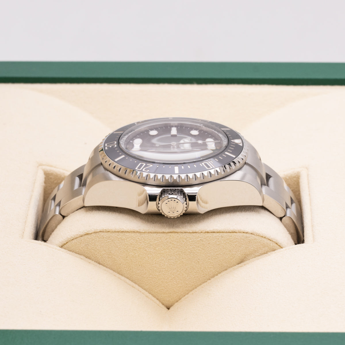 Rolex Sea-Dweller Deepsea 136660 | Conjunto completo | 2022 | 136660