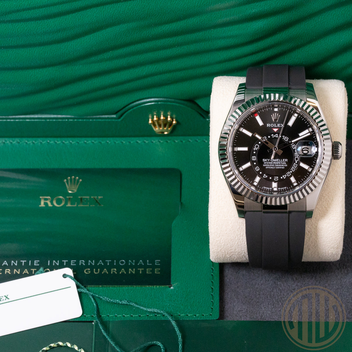 Rolex Sky-Dweller 18kt Whitegold | Black Dial | Box and Papers | 2023