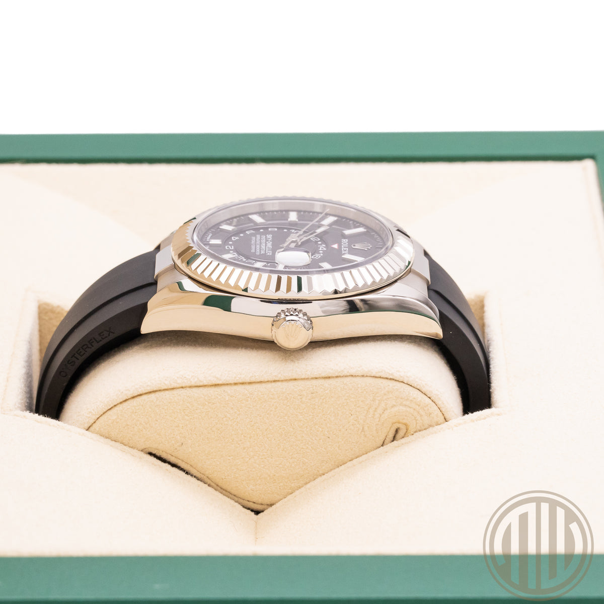 Rolex Sky-Dweller 18kt Whitegold | Black Dial | Box and Papers | 2023
