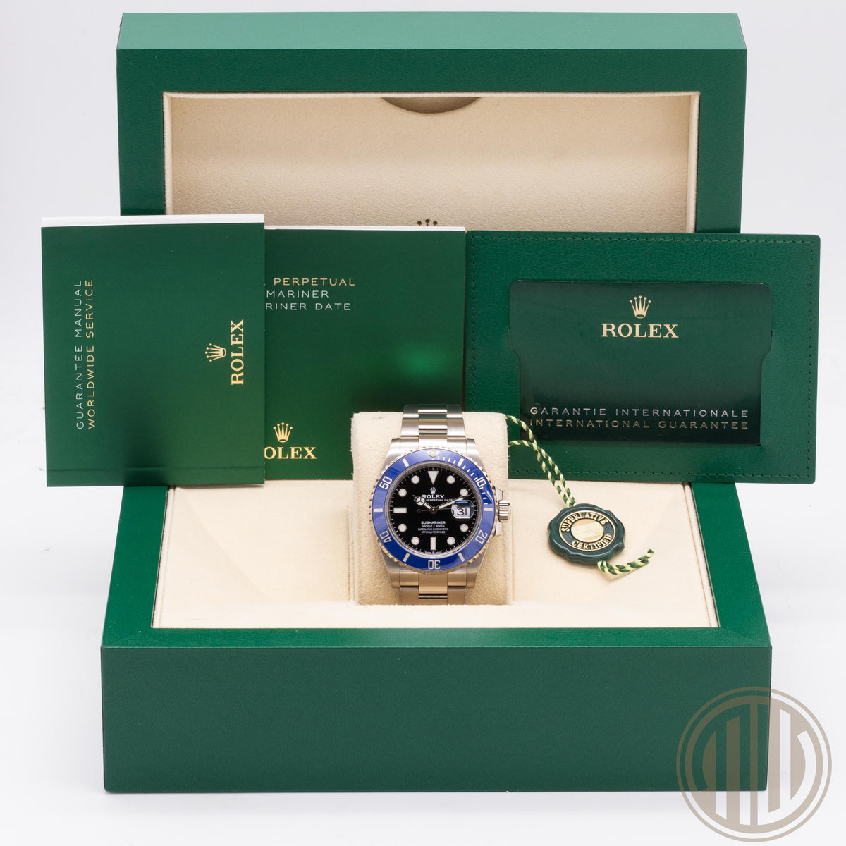 Rolex Submariner Date Smurf-Blue | 750 Whitegold | Box and Papers | 2022 | 126619LB