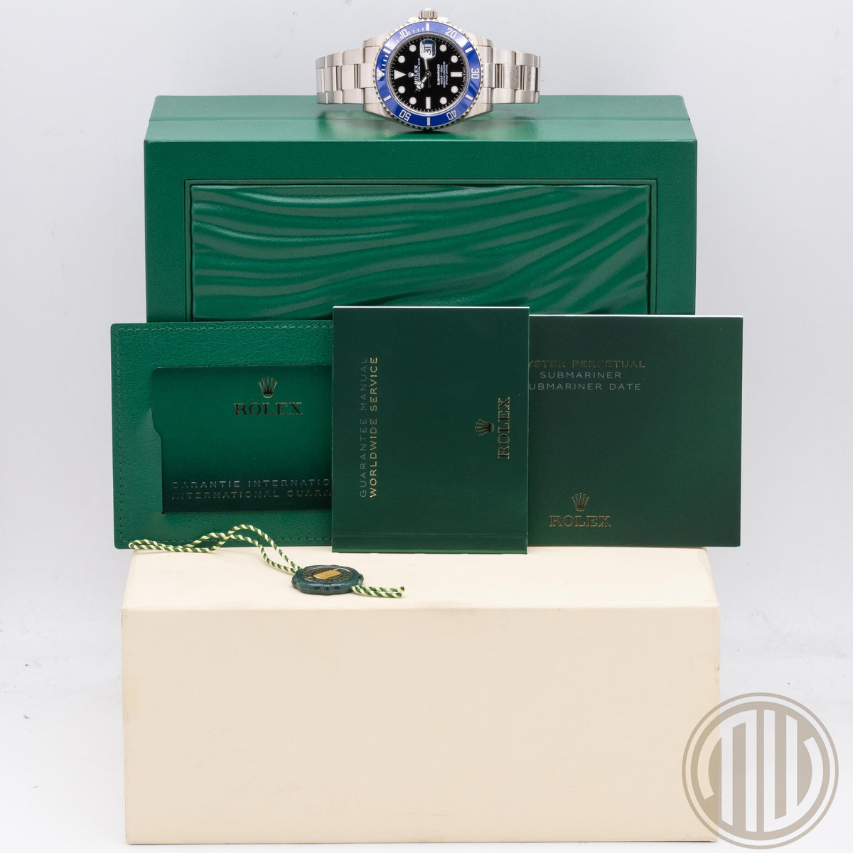 Rolex Submariner Date Smurf-Blue | 750 Whitegold | Box and Papers | 2022 | 126619LB