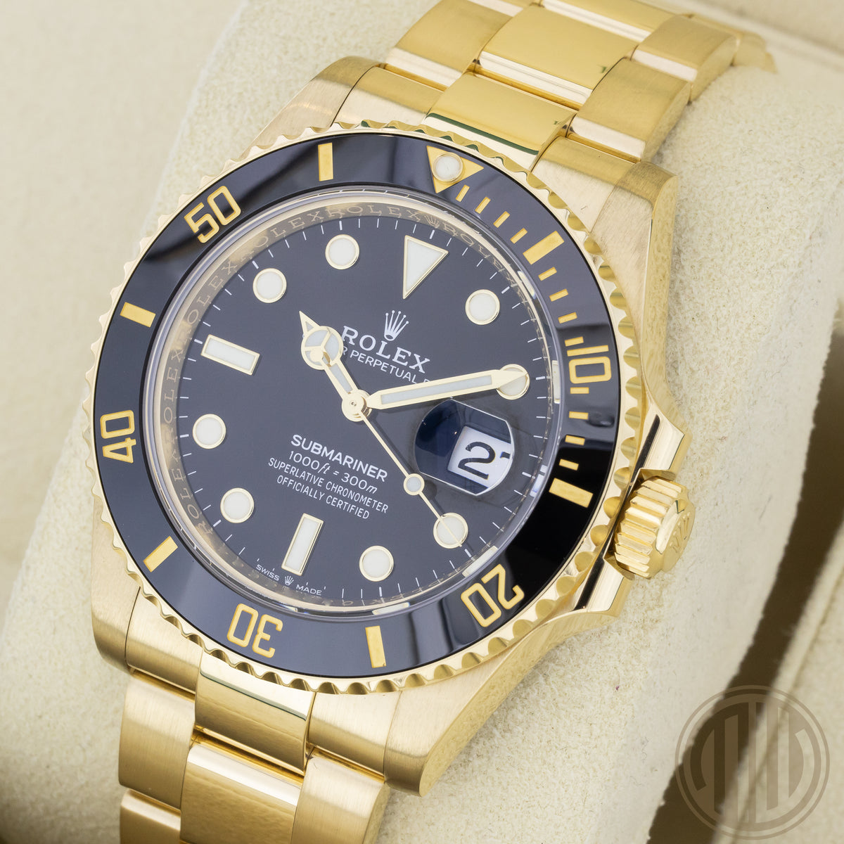 Rolex Submariner Date Black Dial | 18kt Yellowgold | Box and Papers | 2021 |