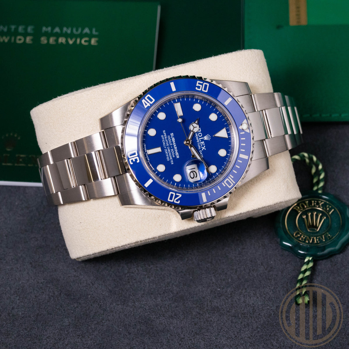 Rolex Submariner Date 45.900 € SMURF | NEW | Ungetragen | 2019| Teilverklebt | NOS