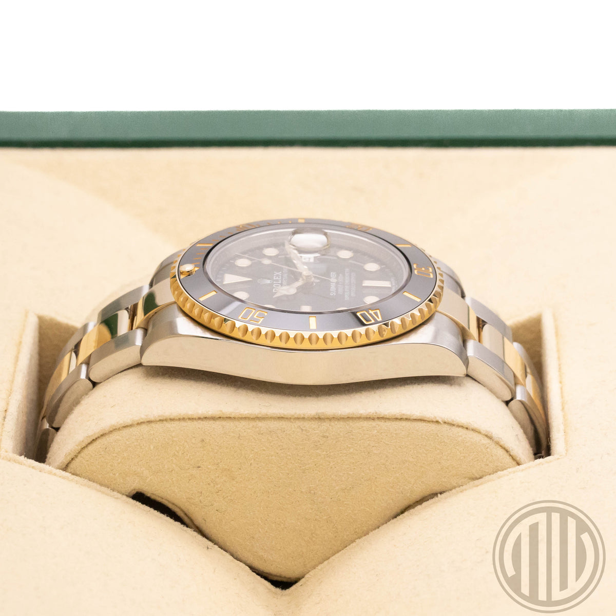 Rolex Submariner Date Bicolor | Lc100 | Box and Papers | 2019