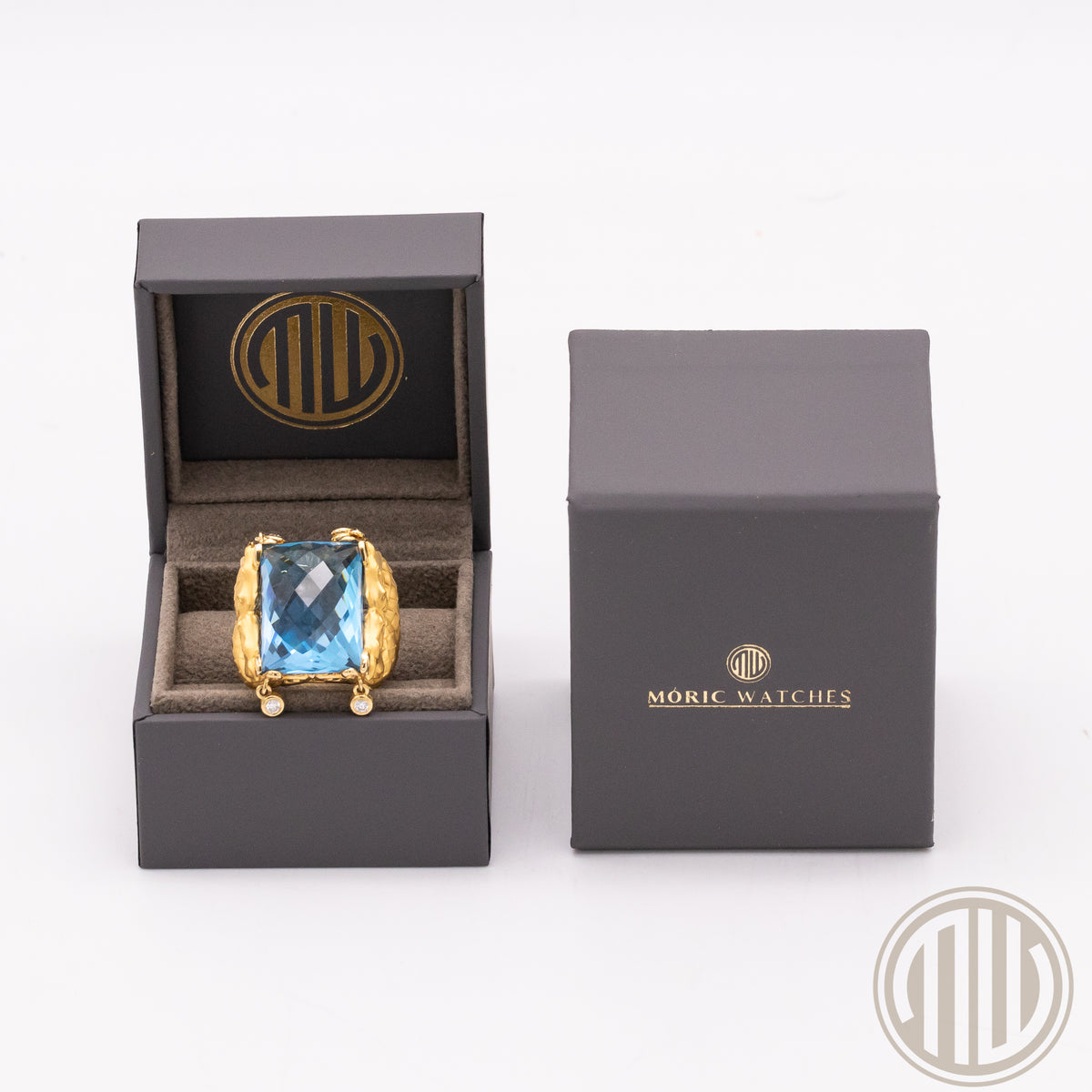Carrera Y Carrera "Nanking" Ring | 18kt Yellowgold | Blauer Topaz