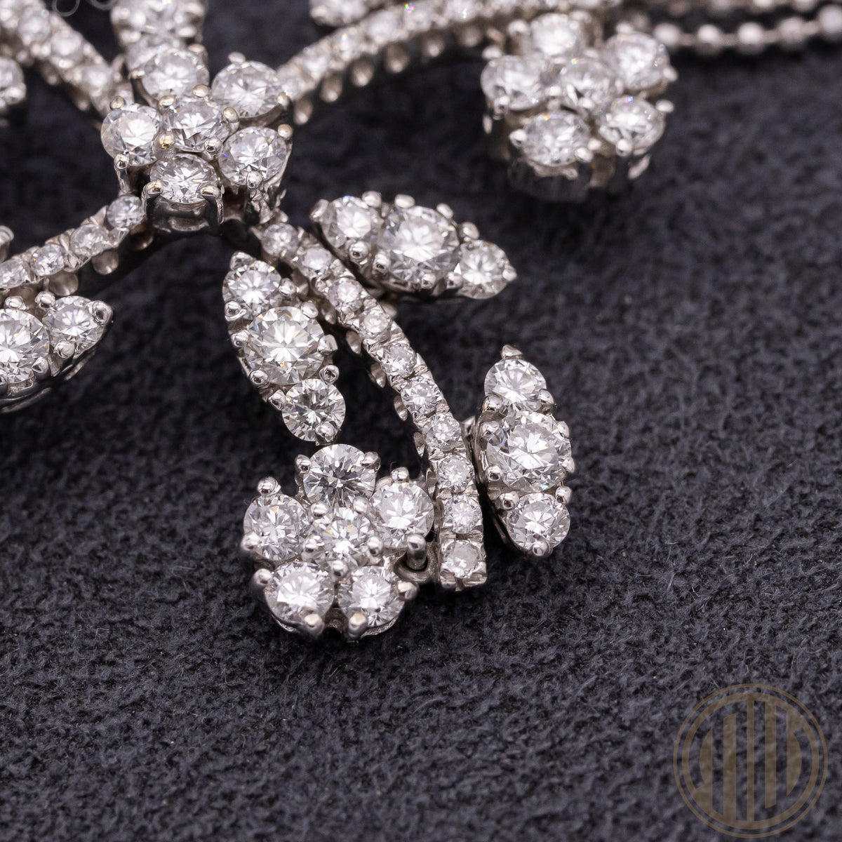 Maria Gaspari Necklace with Pendant | 18kt Whitegold | Diamonds | 3.91ct