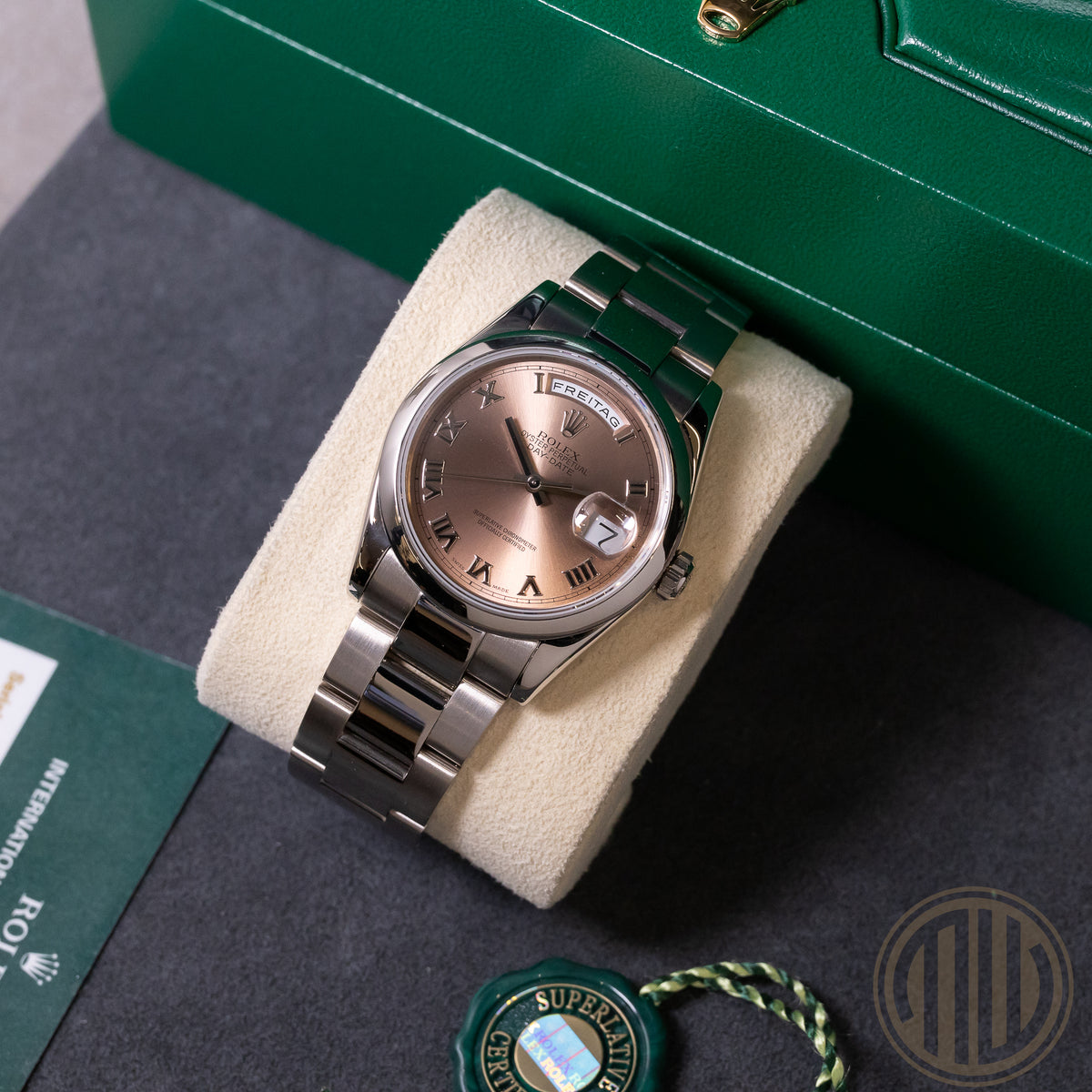 Rolex Day-Date 36 18kt Whitegold | Salmon Dial | Rolex Service Card | P-Series